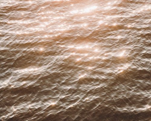 Abstract visual representing calm breathing waves.